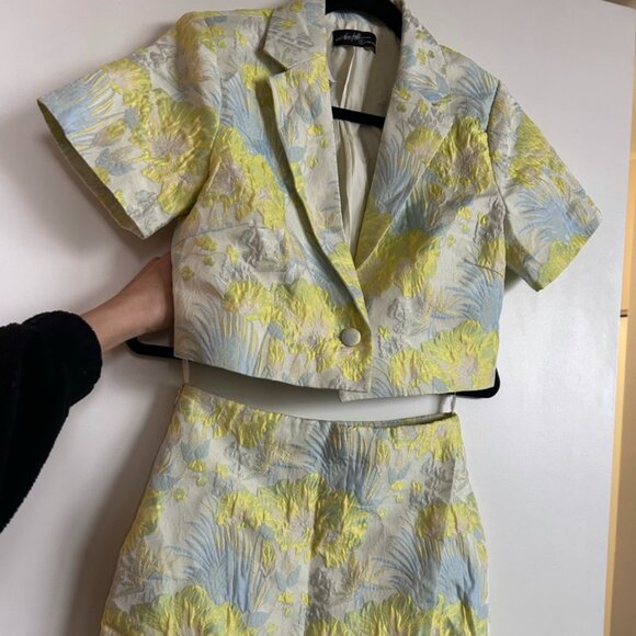 Matching Floral Set - Picture 7 of 7